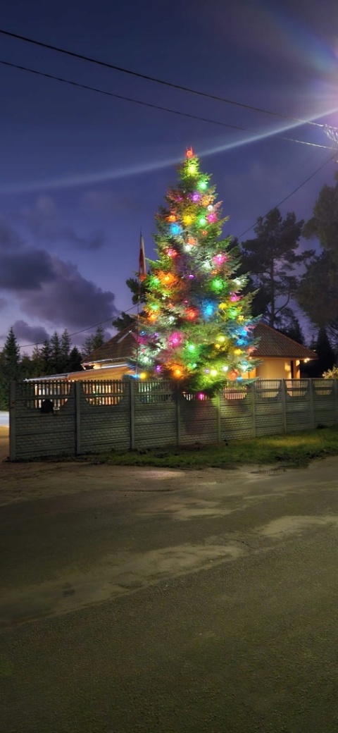 LAMIONY LAMPKI CHOINKOWE LED-15 kul na zewnątrz